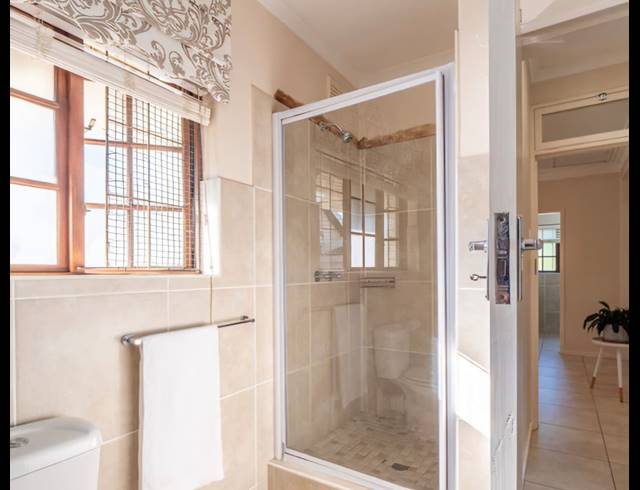 4 BEDROOM TOWNHOUSE TO LET IN HILLCREST CENTRAL